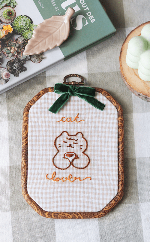Kitty Cats embroidery - Tōnyu 豆乳